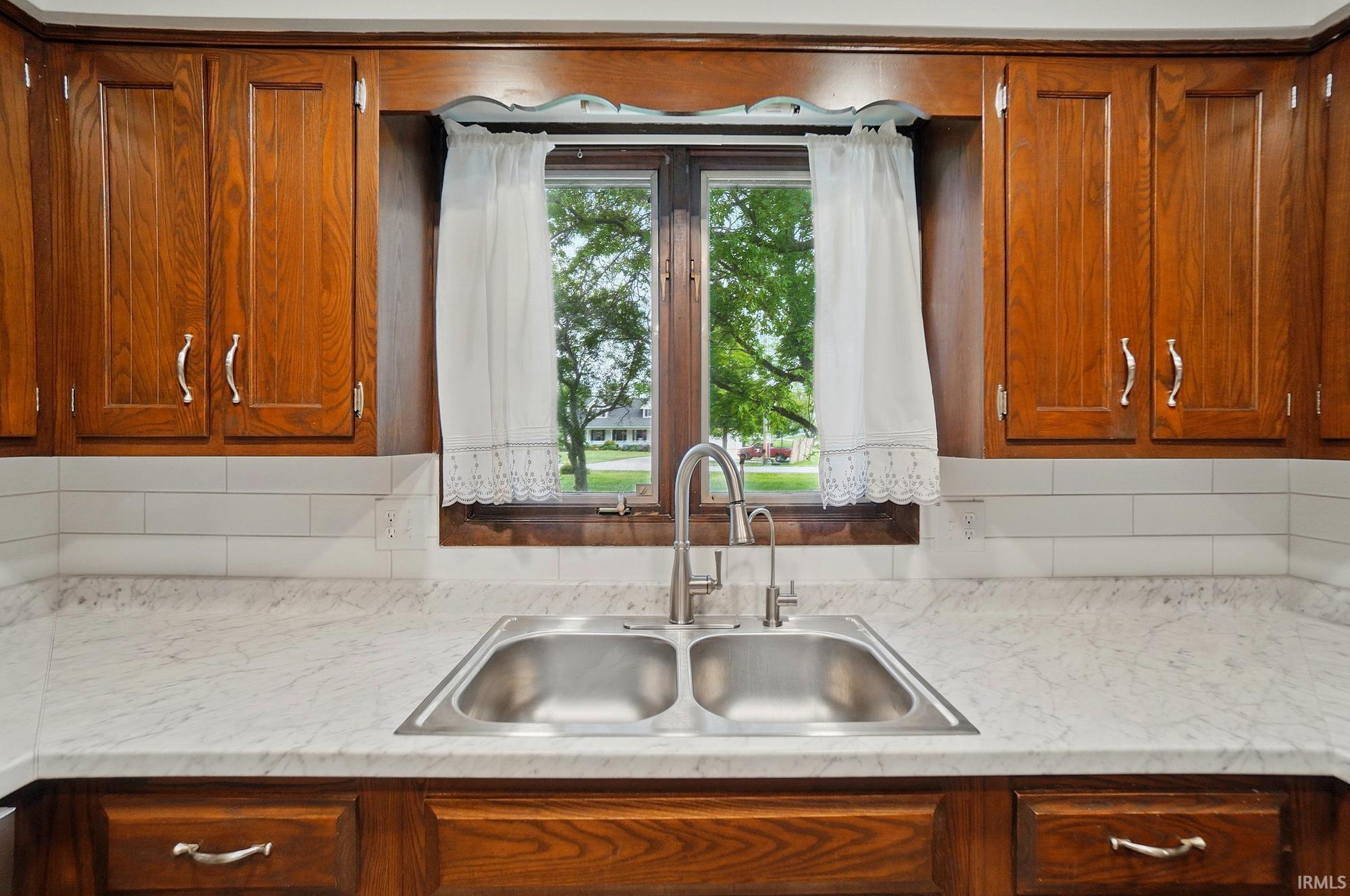 9820 Gerig Road Leo, IN 46765 - Photo 10 of 29