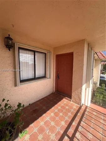 $2,500 | 379 Lakeview Drive, Unit 205, Weston, FL 33326