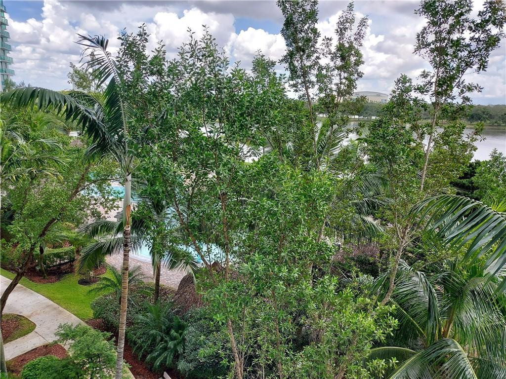 2641 North Flamingo Road, Unit 405 Sunrise, FL 33323 - Photo 4 of 18 Photo 4