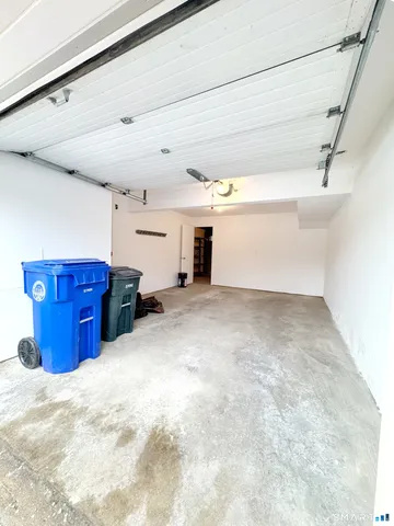a view of a big room with closet
