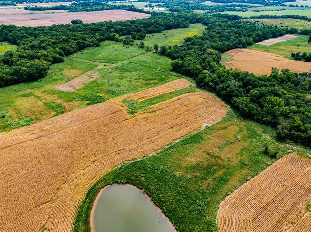 $448,000 | Scott Road, Prescott, KS 66767