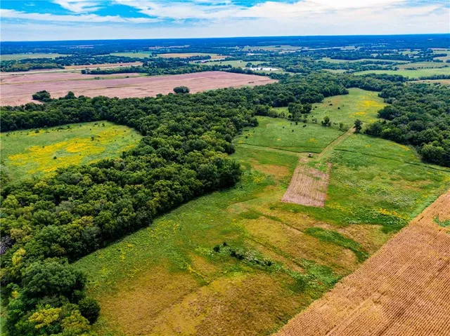 $448,000 | Scott Road, Prescott, KS 66767