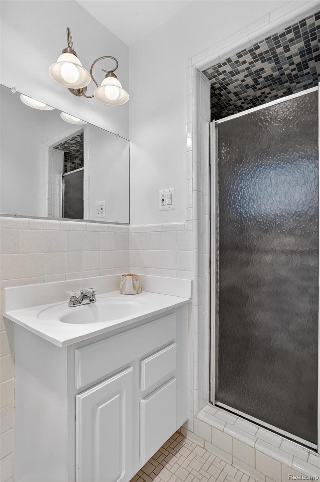 857 Helston Road Bloomfield Hills, MI 48304 - Photo 25 of 37 DSC09897.jpg