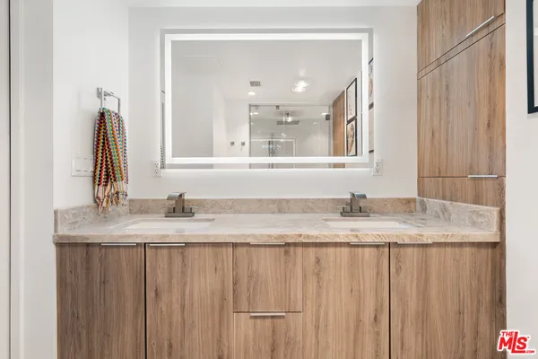$1,295,000 | 2170 Century Park East, Unit 2107, Los Angeles, CA 90067