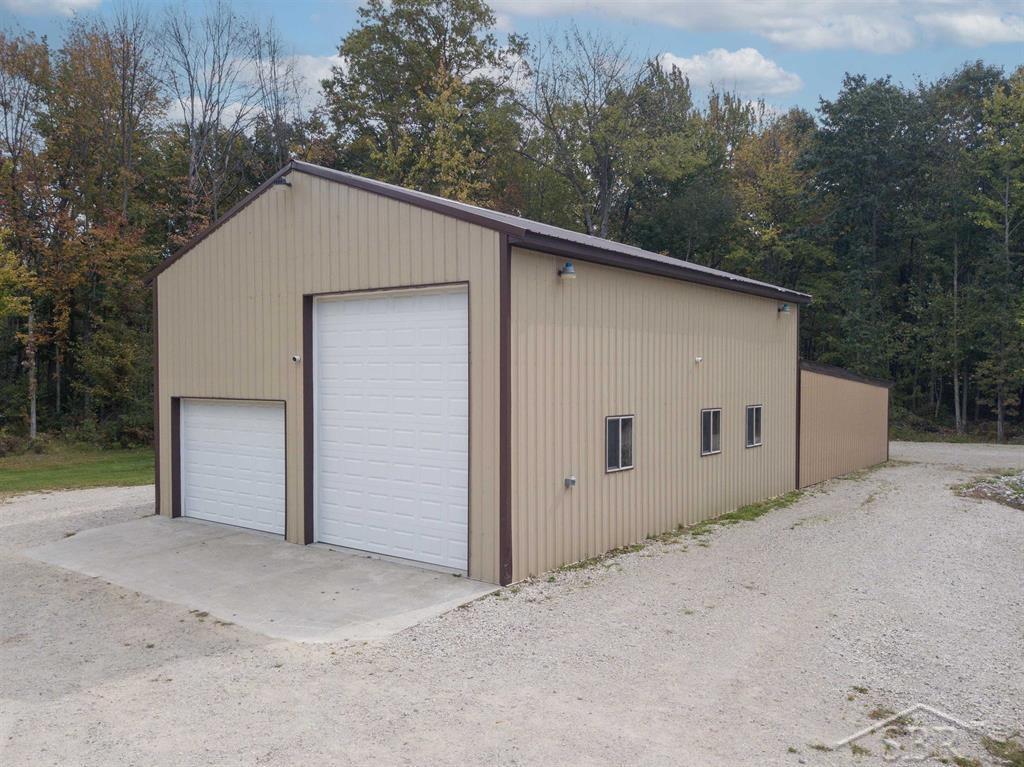 1531 South Castor Road Midland, MI 48640 - Photo 60 of 84 50191001-310e1a6c-c776-4f7f-88a5-08b9b922eb28.JPG