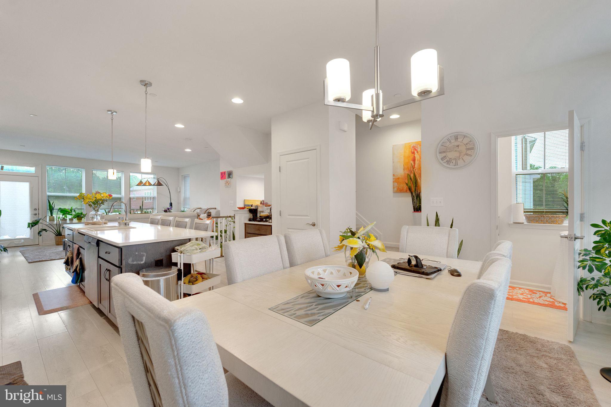 1408 Hudson View Road Essex, MD 21221 - Photo 19 of 31 Dining