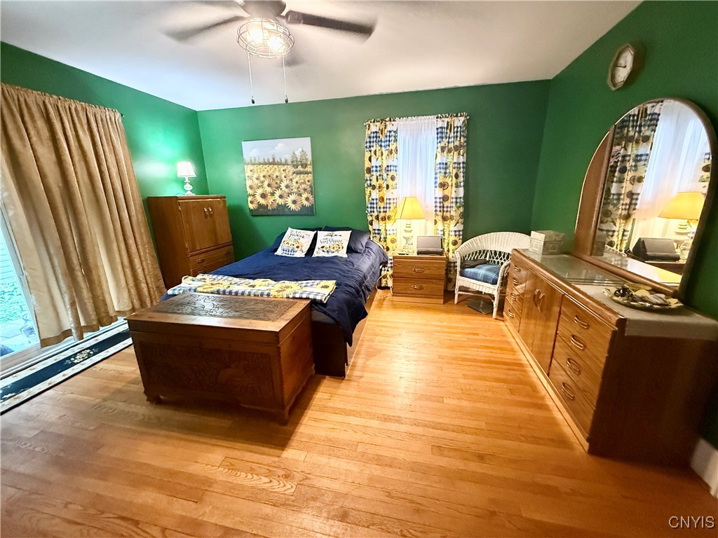 561 Main Street Oneida, NY 13421 - Photo 19 of 47 Bedroom #1 (first floor)