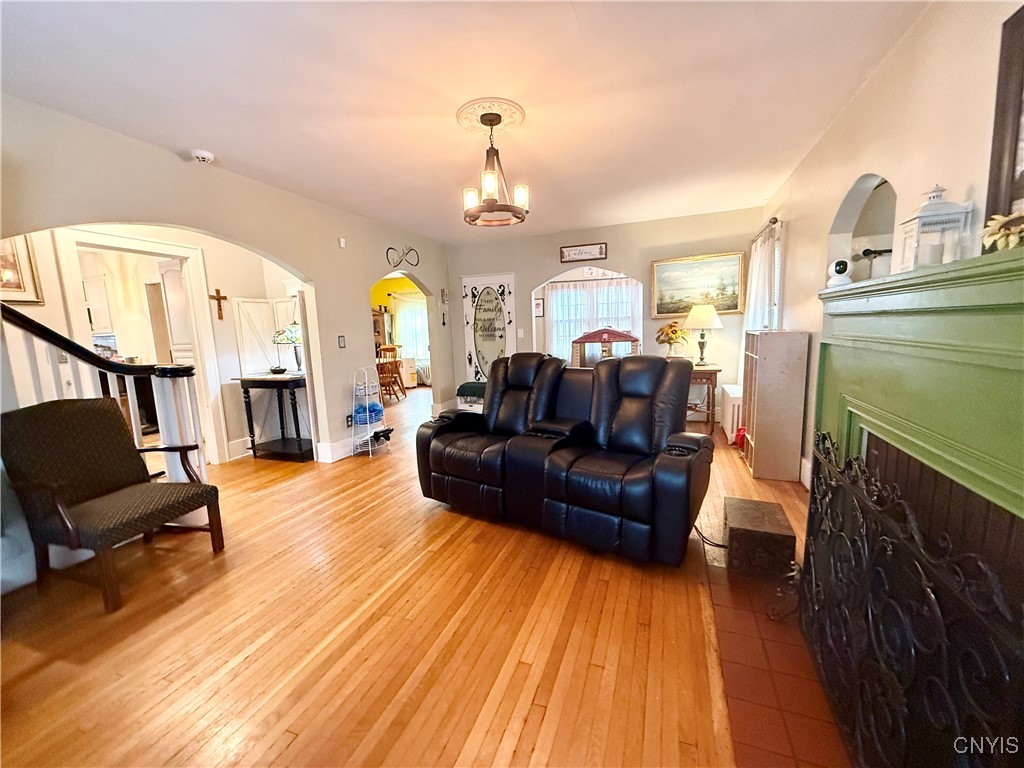 561 Main Street Oneida, NY 13421 - Photo 7 of 47 Living Room w/Fireplace
