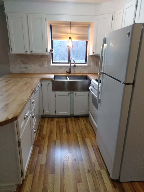 49 Lupine Road, Unit 3 Andover, MA 01810 - Photo 3 of 30 Gallery Image 3