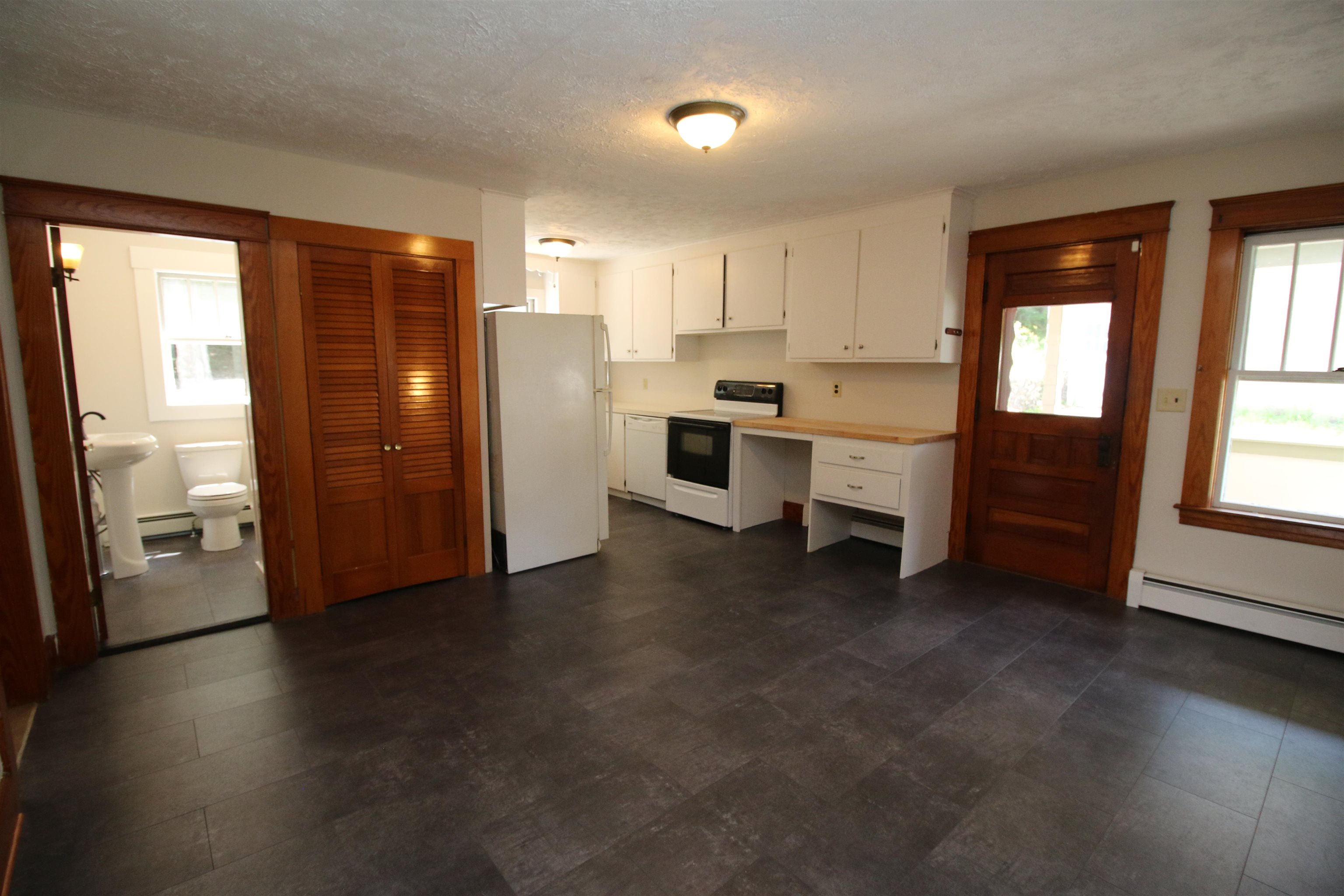 10 Oak Street Jaffrey, NH 03452 - Photo 13 of 34