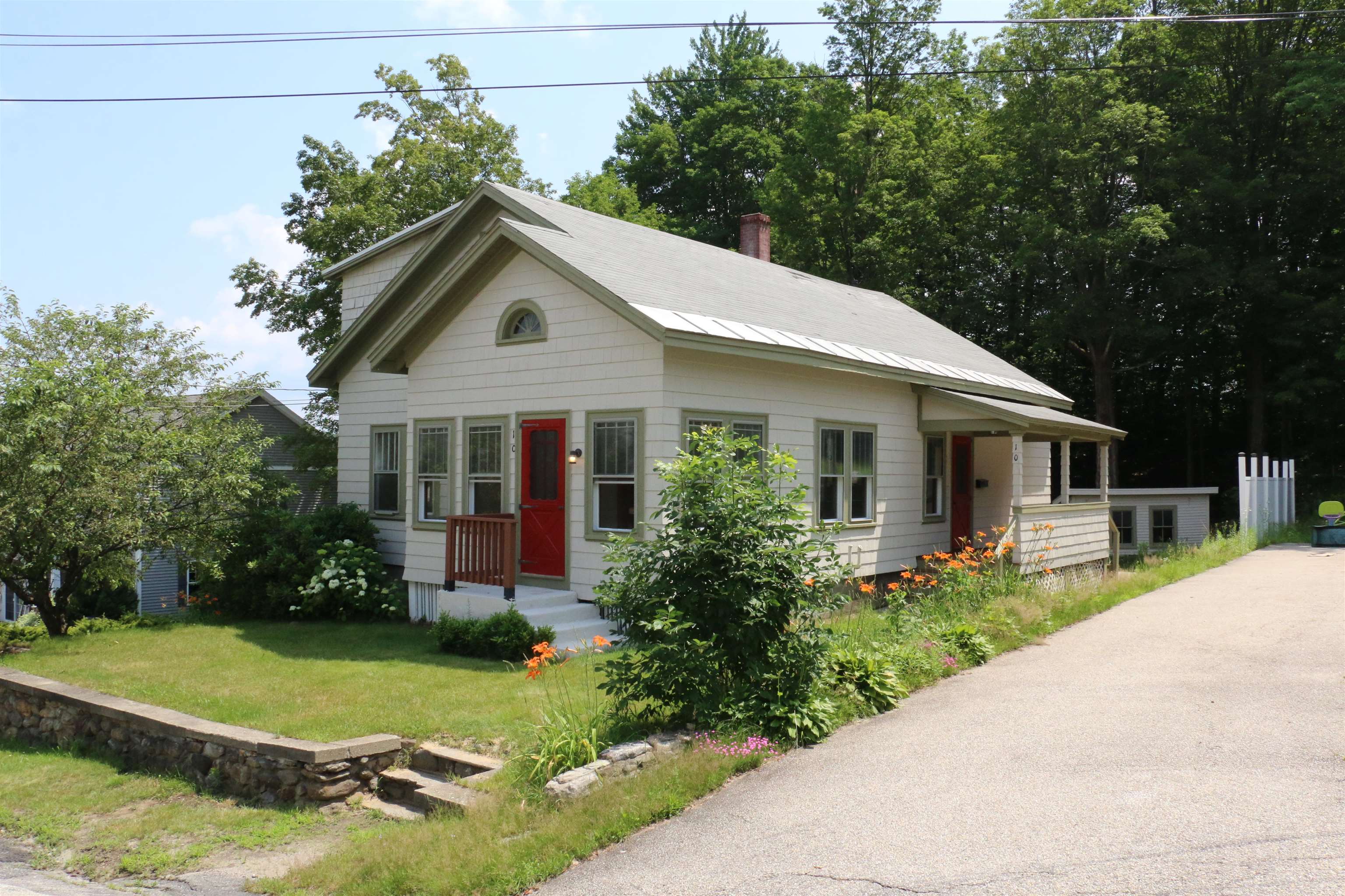 10 Oak Street Jaffrey, NH 03452 - Photo 2 of 34