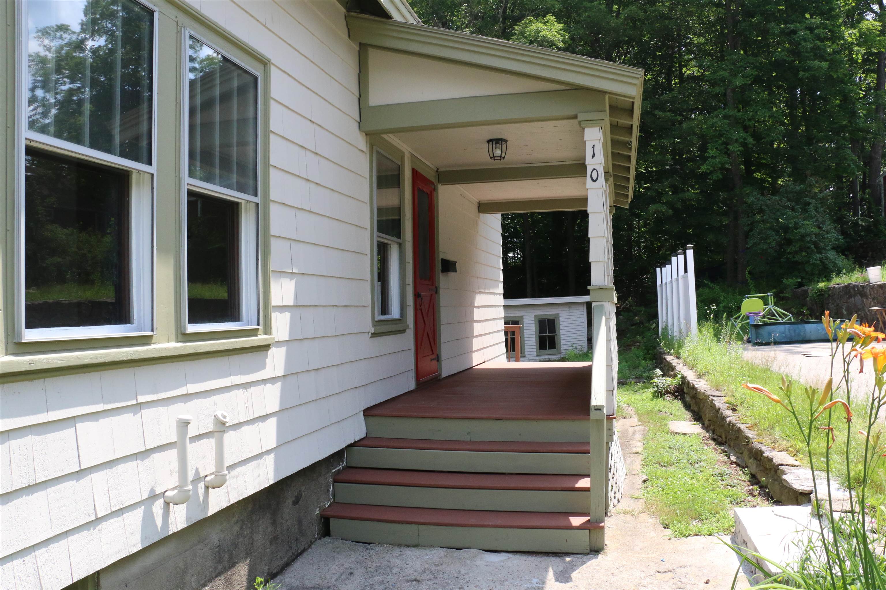 10 Oak Street Jaffrey, NH 03452 - Photo 4 of 34