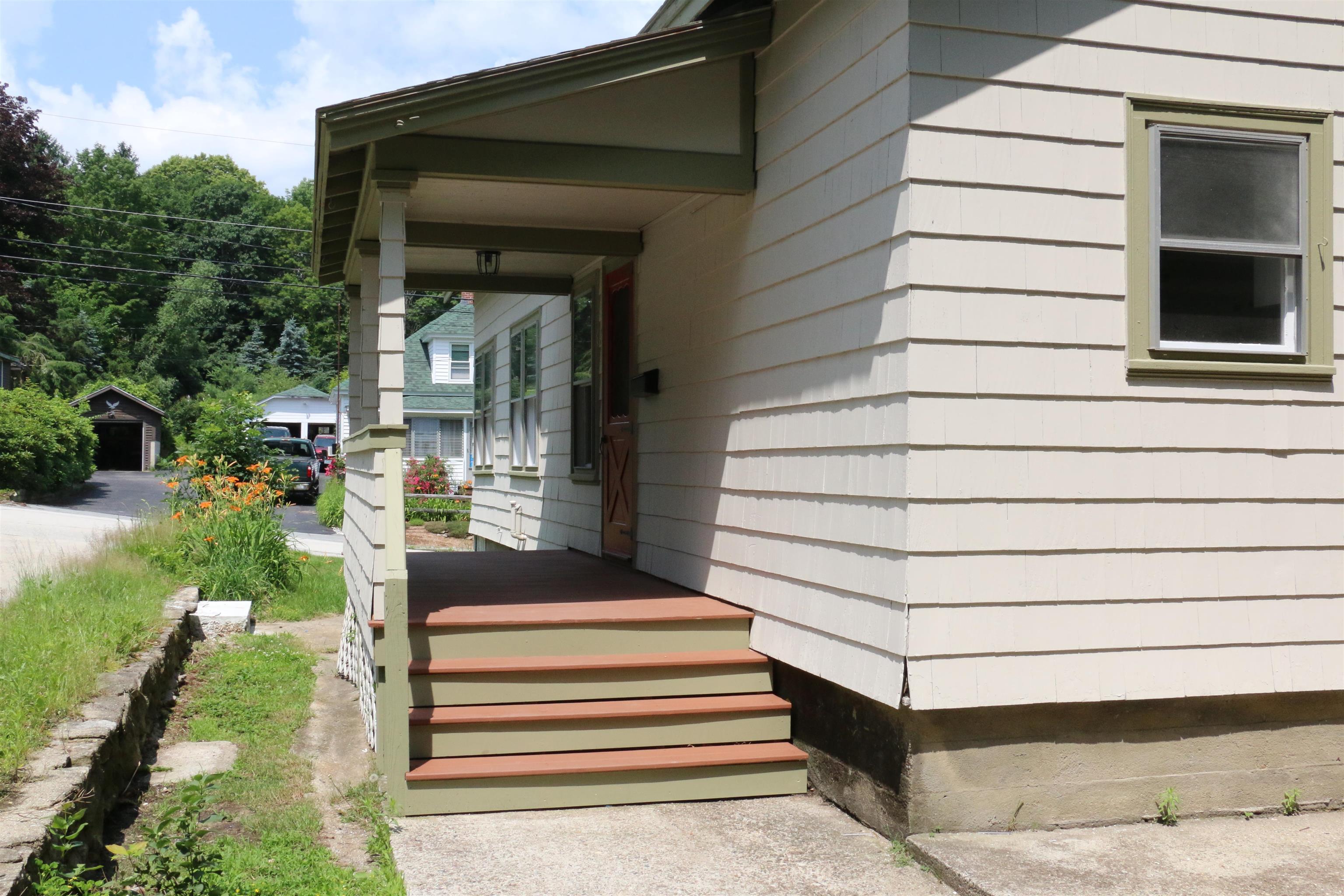 10 Oak Street Jaffrey, NH 03452 - Photo 5 of 34