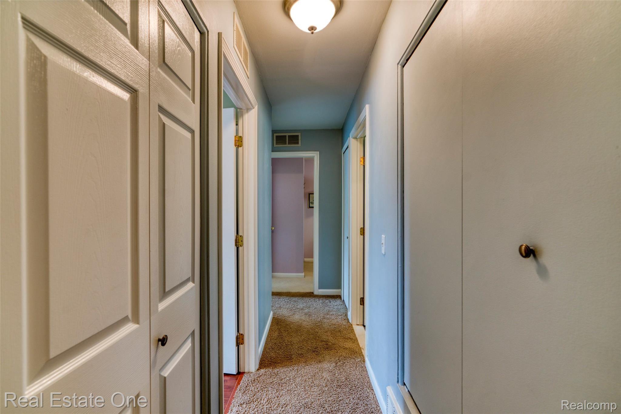 23374 Tuck Road Farmington, MI 48336 - Photo 16 of 26 23374_tuck-22.jpg