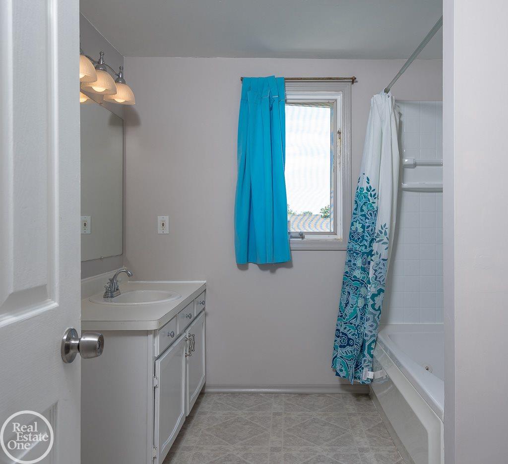2075 Warrington Road Rochester Hills, MI 48307 - Photo 12 of 18