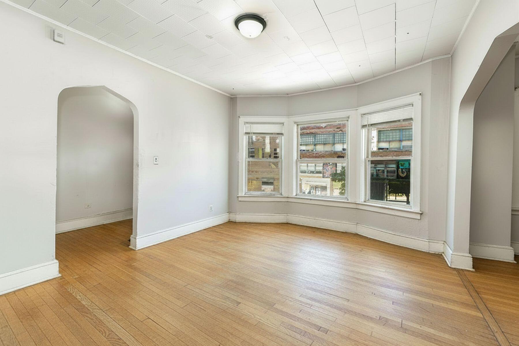 1128 South 35th Street, Unit 1130 Milwaukee, WI 53215 - Photo 3 of 17 Living Room - Lower