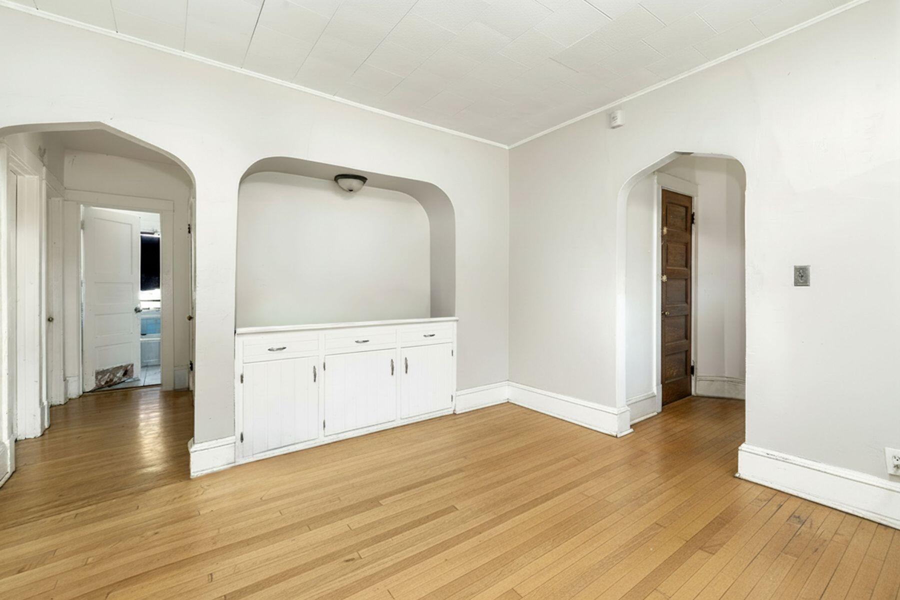 1128 South 35th Street, Unit 1130 Milwaukee, WI 53215 - Photo 4 of 17 Dining Room - Lower