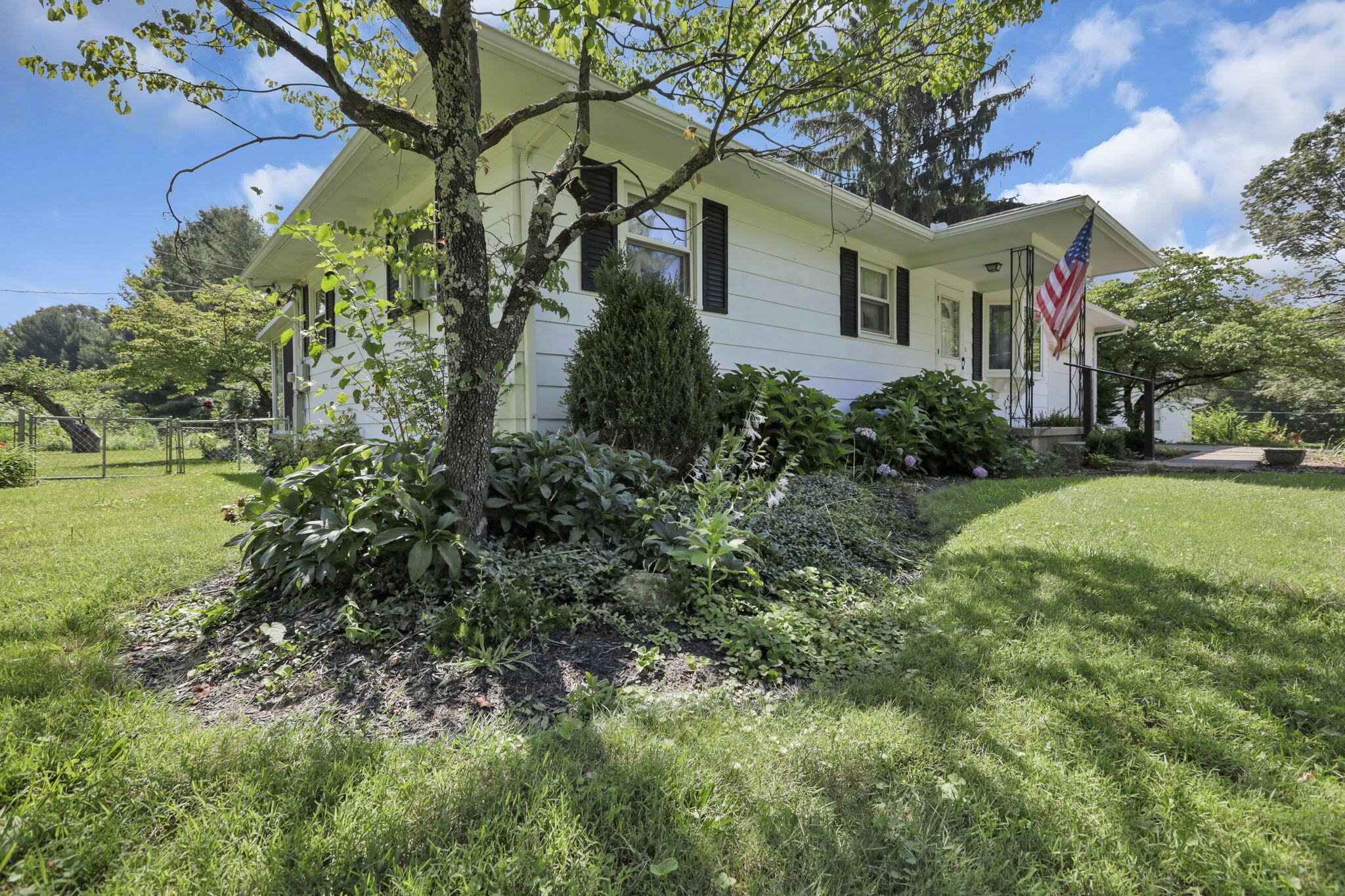3842 Brook Road Northwest Lancaster, OH 43130 - Photo 3 of 52 3-web-or-mls-_MG_9705