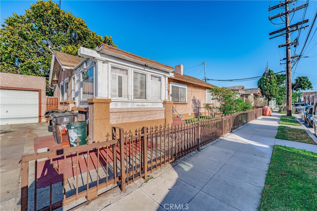 430 Rose Avenue Long Beach, CA 90802 - Photo 2 of 20 a view of a house with backyard and sitting area