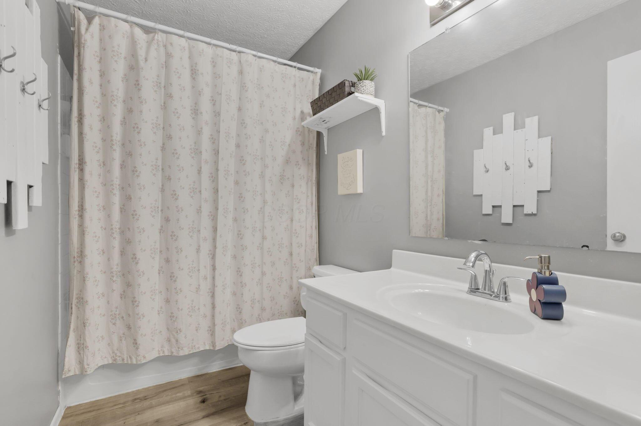 3088 Remington Ridge Road Columbus, OH 43232 - Photo 23 of 47 bathroom