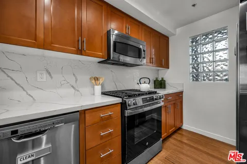 $898,000 | 10664 Wilkins Avenue, Unit 202, Los Angeles, CA 90024