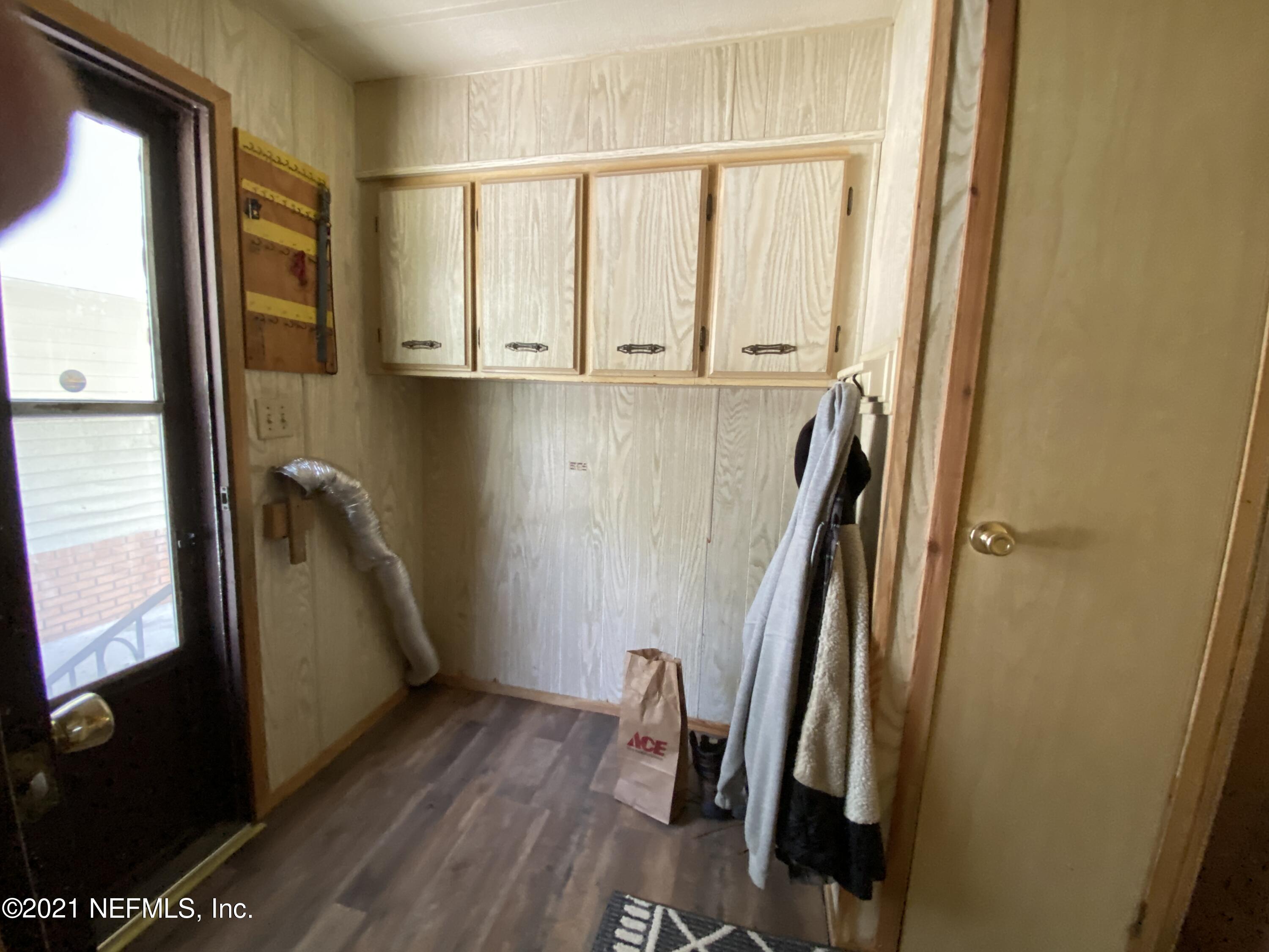 119 Osceola Road Georgetown, FL 32139 - Photo 31 of 46 laundry room