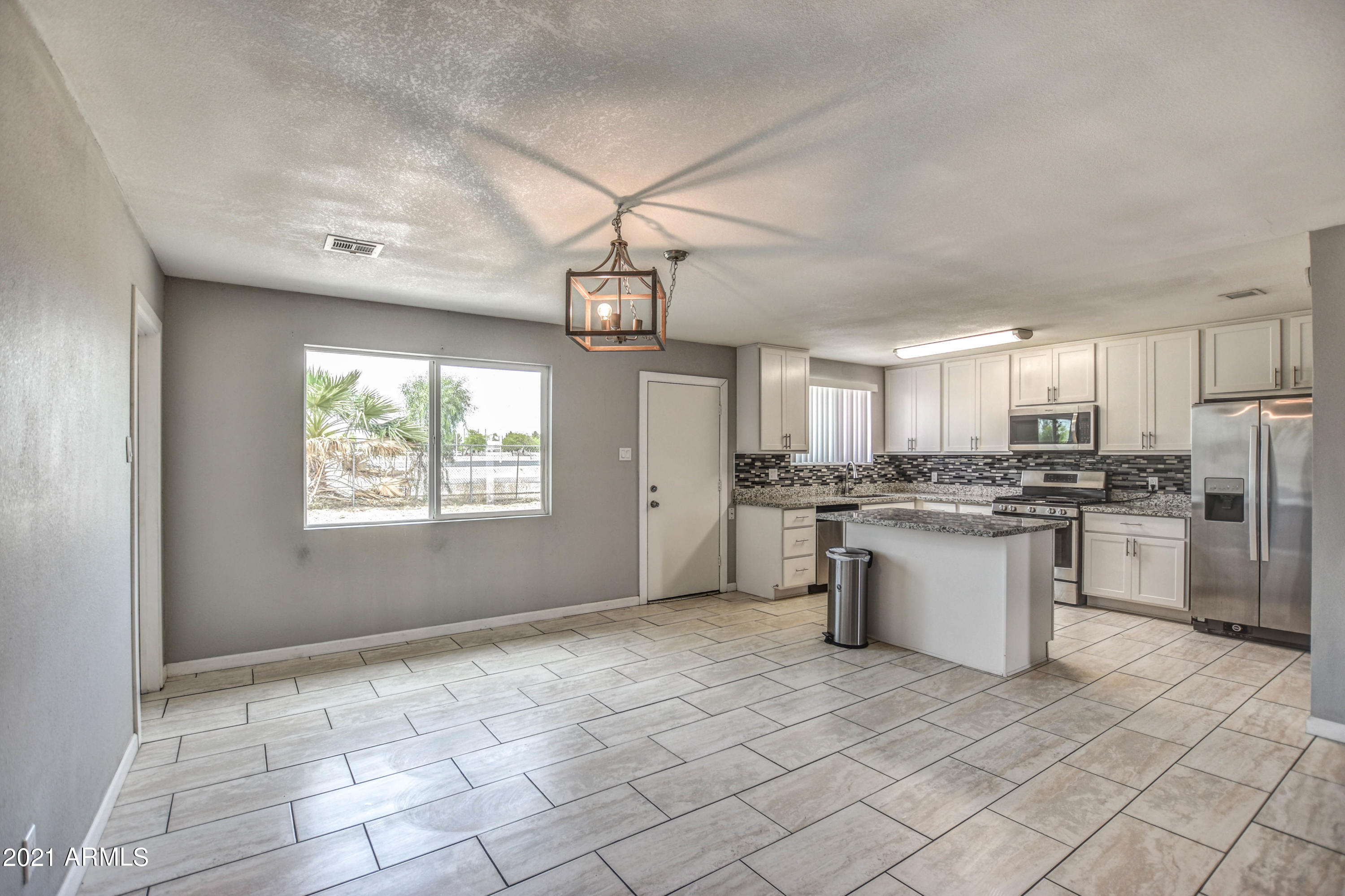 5142 West Osborn Road Phoenix, AZ 85031 - Photo 9 of 43 EAT IN 2