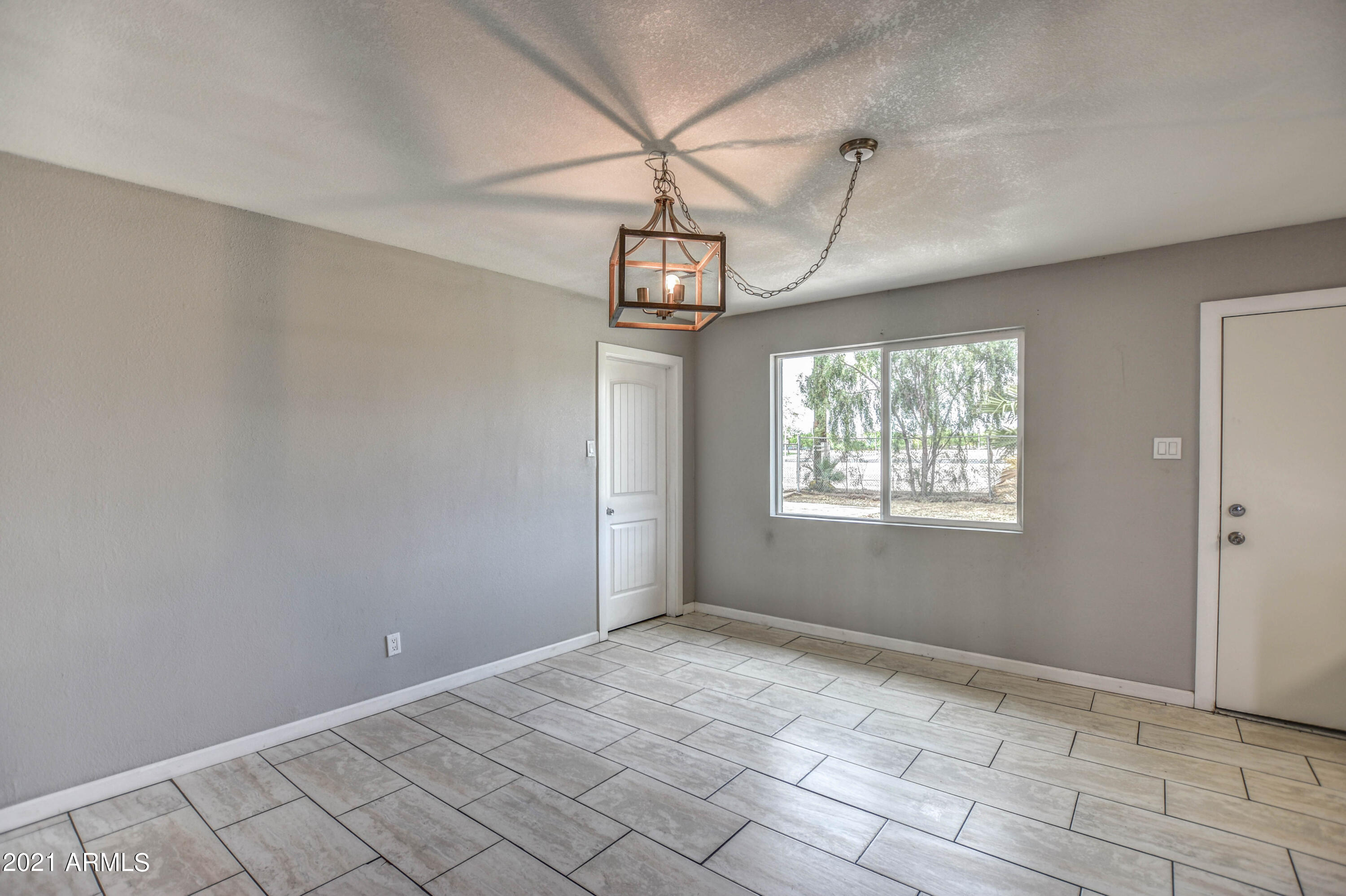 5142 West Osborn Road Phoenix, AZ 85031 - Photo 10 of 43 EAT IN 3
