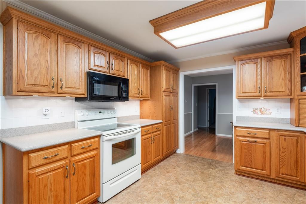 711 South Restin Road Greenwood, IN 46142 - Photo 7 of 23 Gallery Image 7