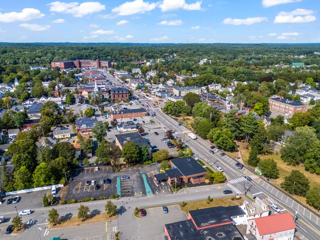 $825,000 | 20 Village Circle, Brunswick, ME 04011