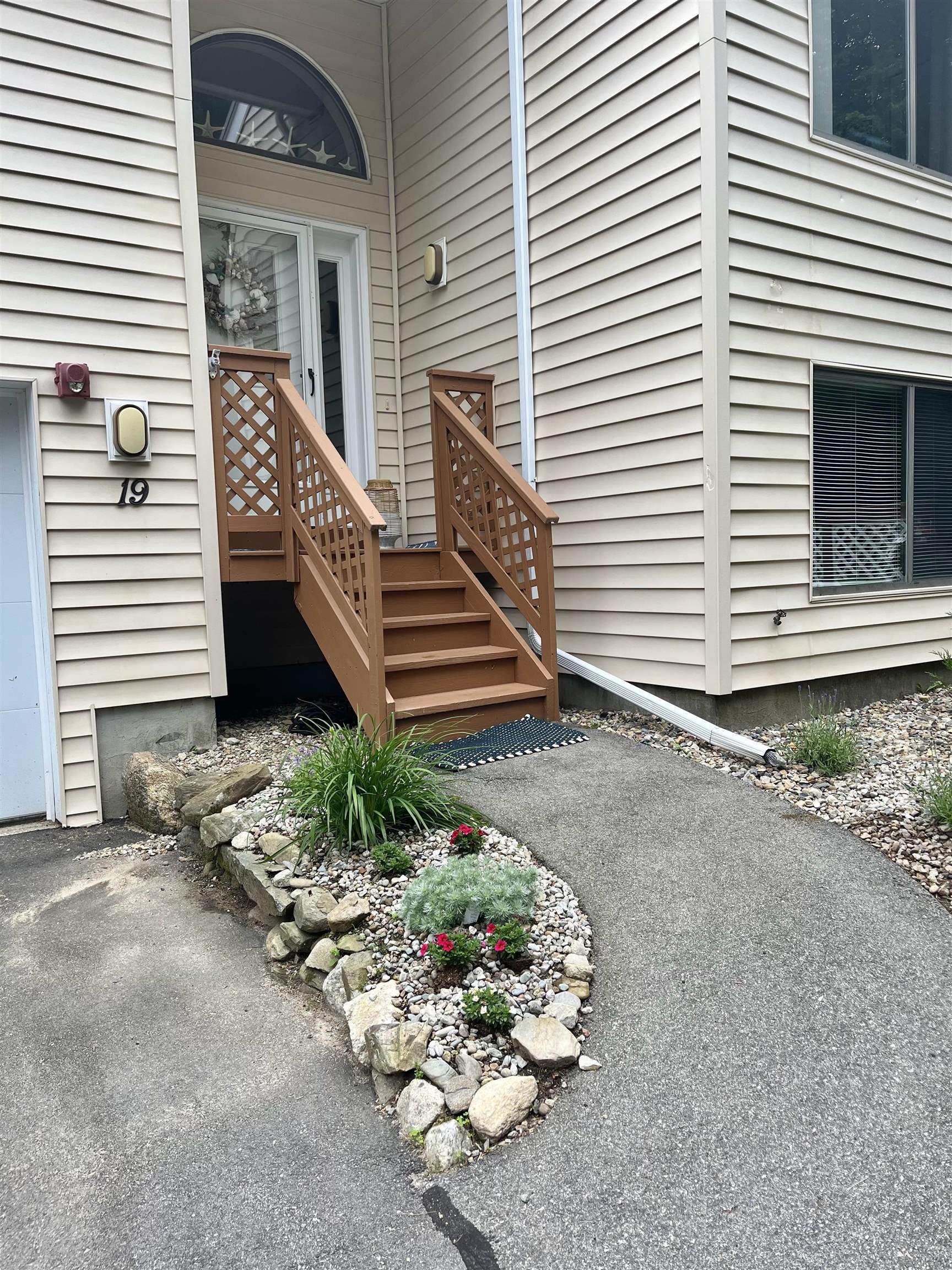 19 Ridgewood Drive Atkinson, NH 03811 - Photo 23 of 33