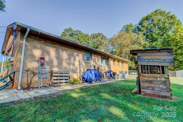 a view of outdoor space yard and patio