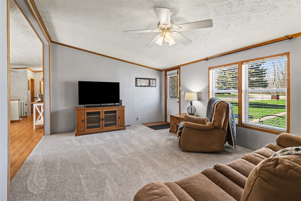 4664 South Eden Lake Road Custer, MI 49405 - Photo 3 of 36