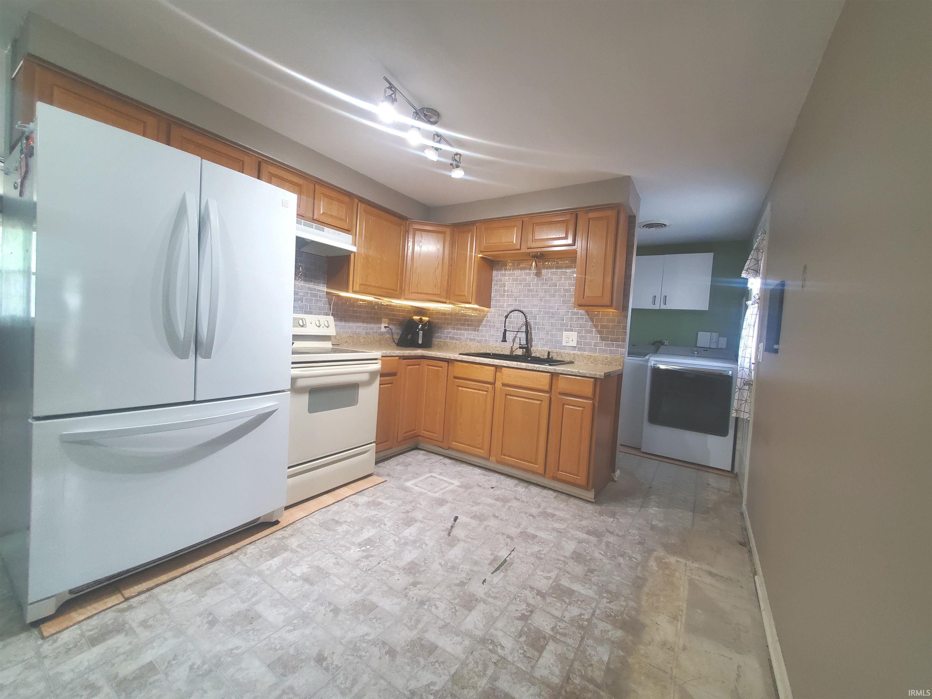 1565 Green Road New Haven, IN 46774 - Photo 4 of 19 Gallery Image 4