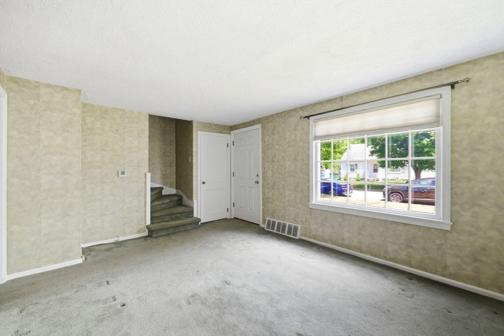 92 Massreco Street Springfield, MA 01109 - Photo 22 of 29