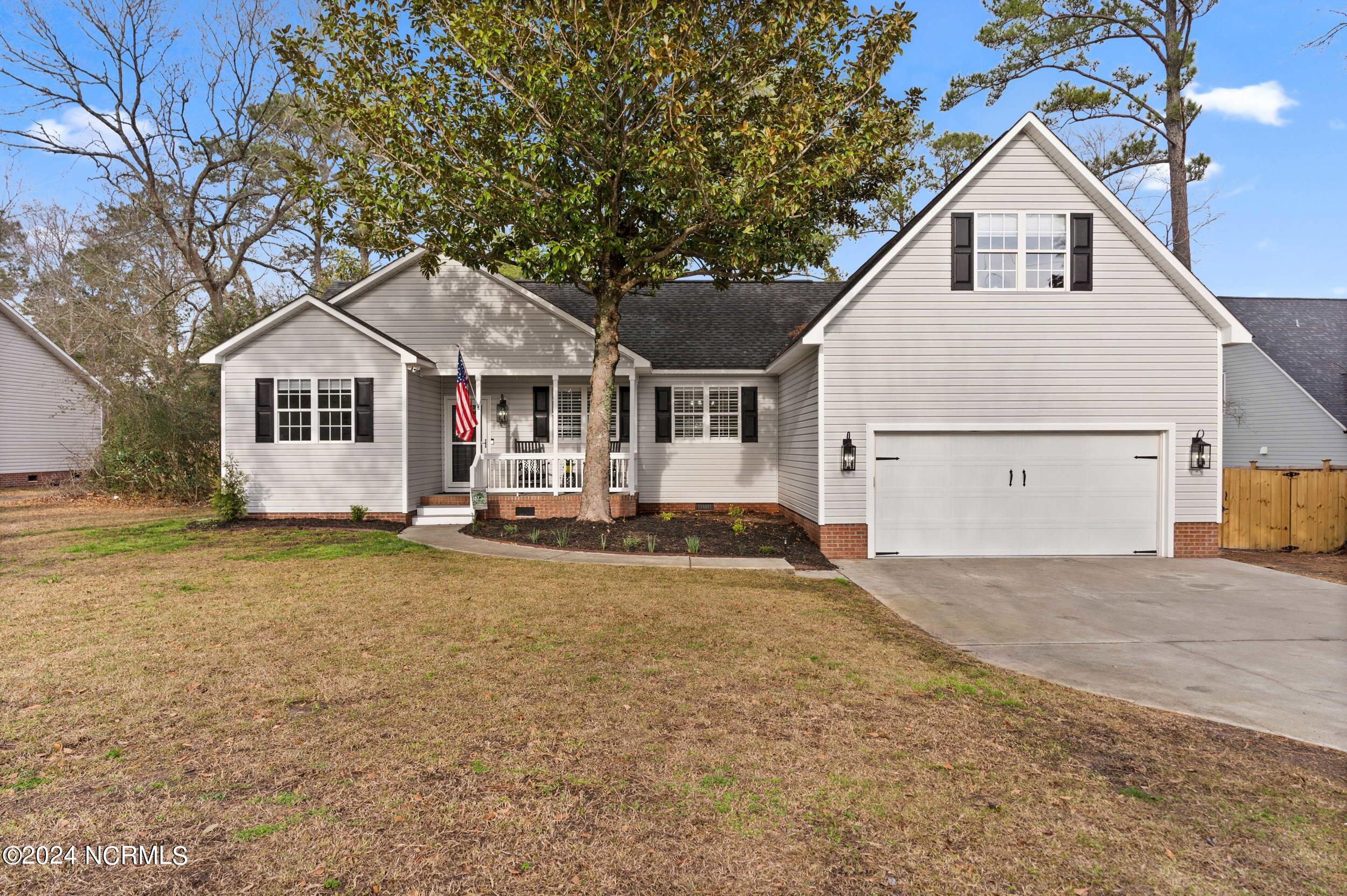 403 Sloop Point Road Hampstead, NC 28443 - Photo 1 of 46 Front
