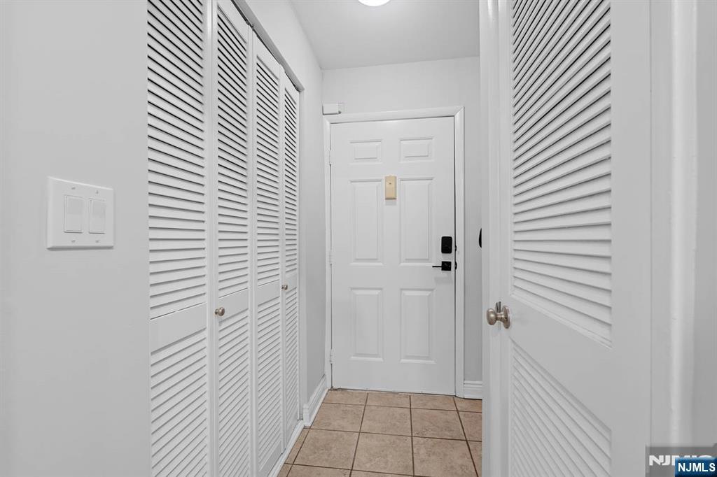 555 Riverside Avenue, Unit 12 Rutherford, NJ 07070 - Photo 4 of 25 Gallery Image 4
