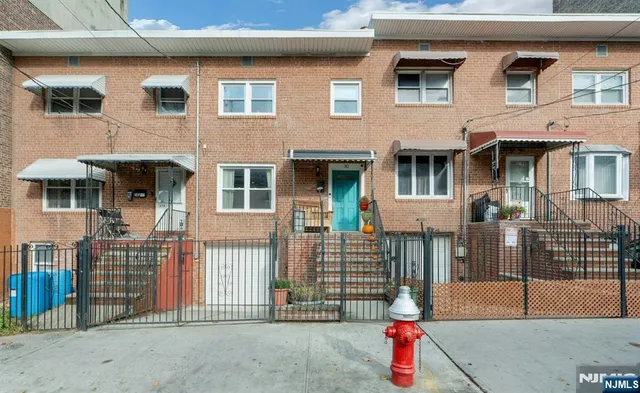 $539,000 | 30 Lexington Avenue, Jersey City, NJ 07304