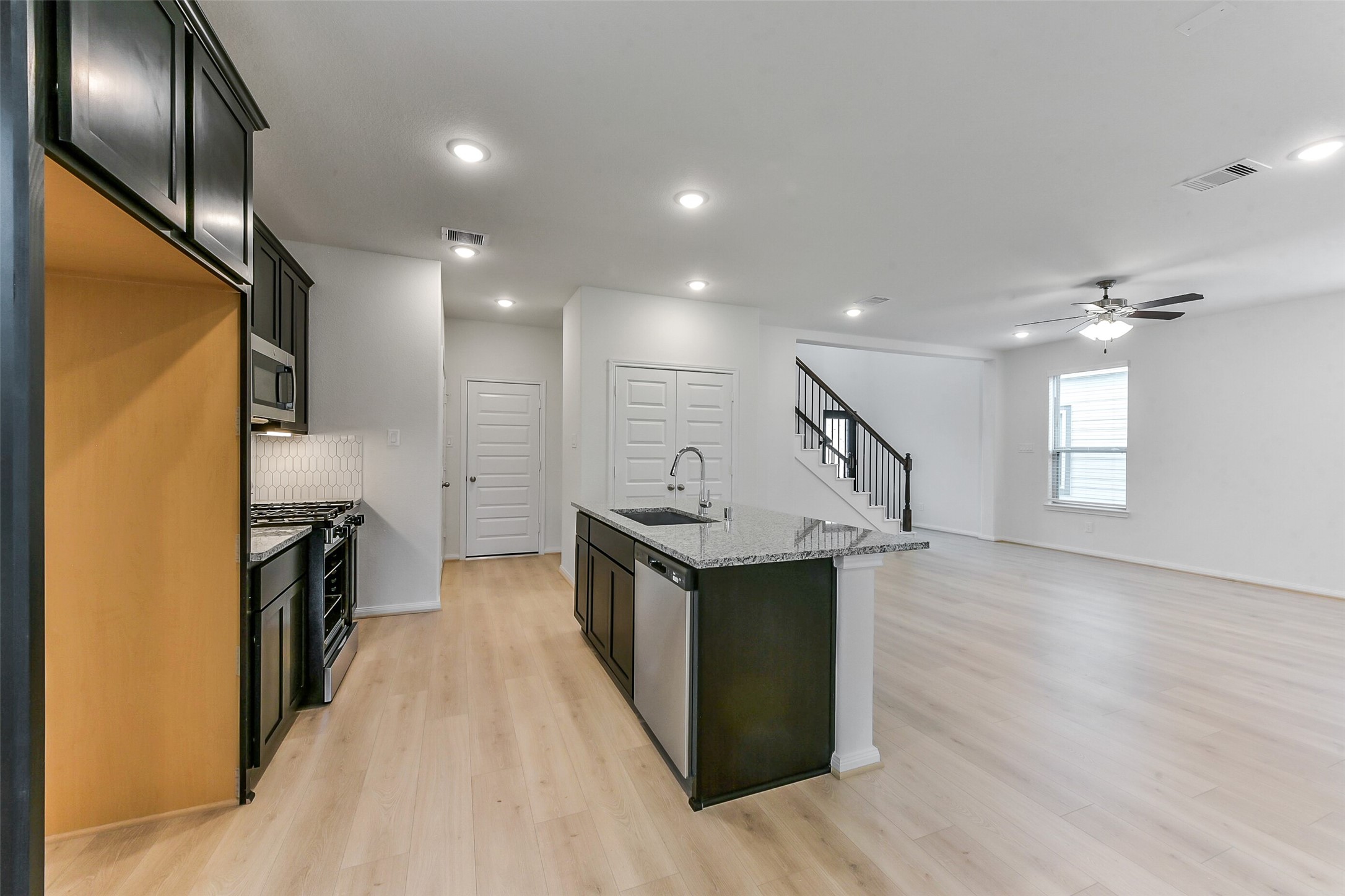 15411 Fathom Line Way Houston, TX 77053 - Photo 11 of 41