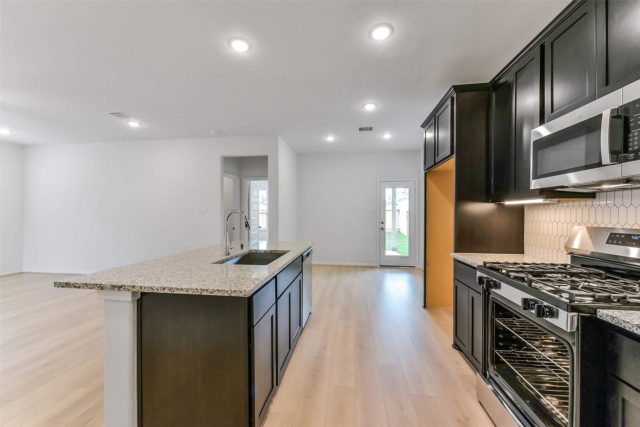 15411 Fathom Line Way Houston, TX 77053 - Photo 12 of 41