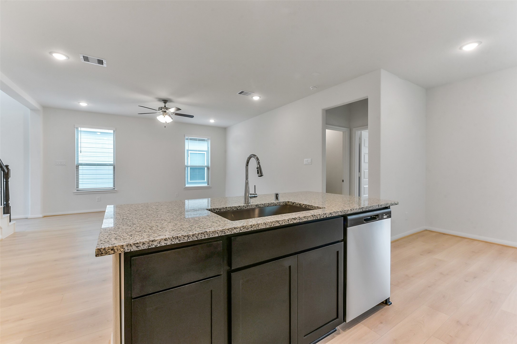 15411 Fathom Line Way Houston, TX 77053 - Photo 13 of 41