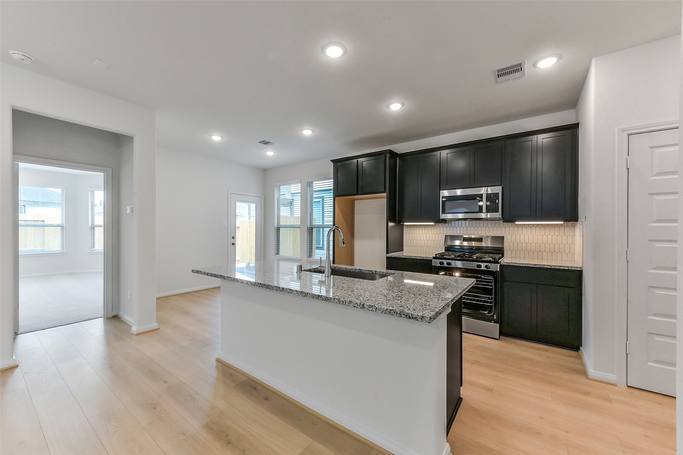 15411 Fathom Line Way Houston, TX 77053 - Photo 10 of 41