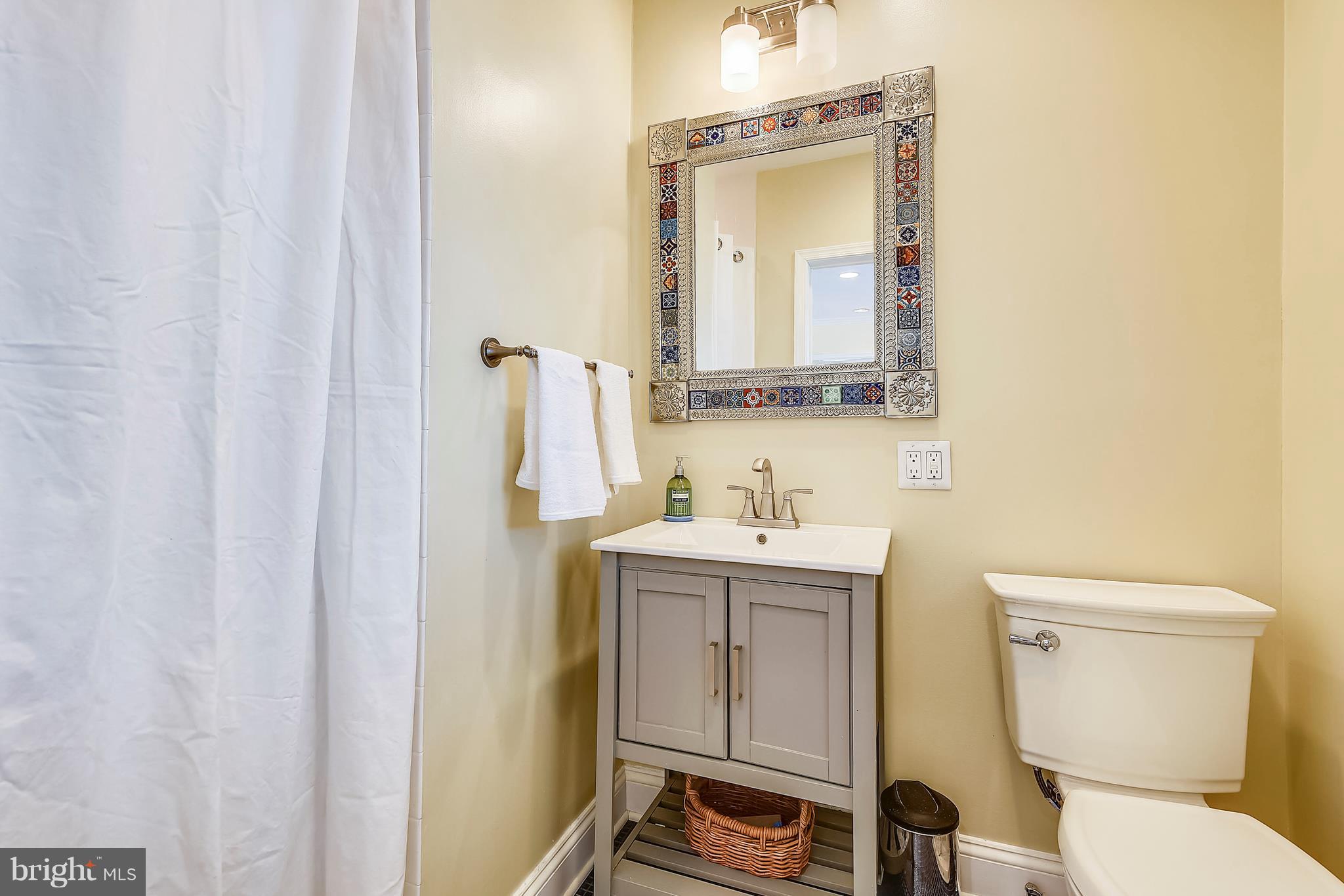 1701 Sherwood Road Silver Spring, MD 20902 - Photo 40 of 63 Main Level Bath