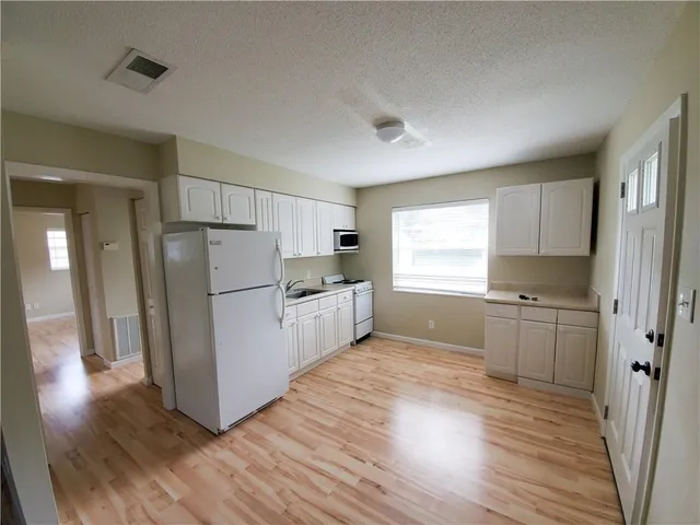 $2,000 | 919 Turtle Cove Lane, Unit 1, Vero Beach, FL 32963