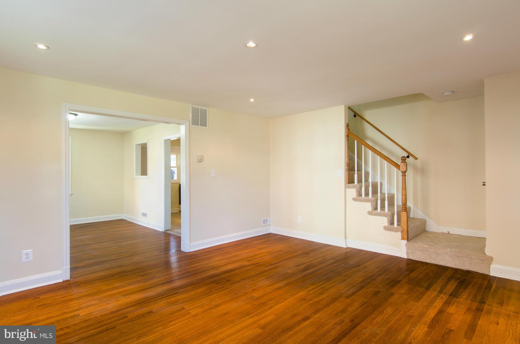 5409 Sagra Road Baltimore, MD 21239 - Photo 2 of 24 Living Room