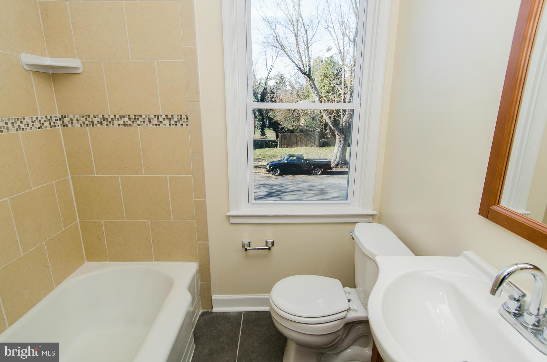 5409 Sagra Road Baltimore, MD 21239 - Photo 13 of 24 Bath