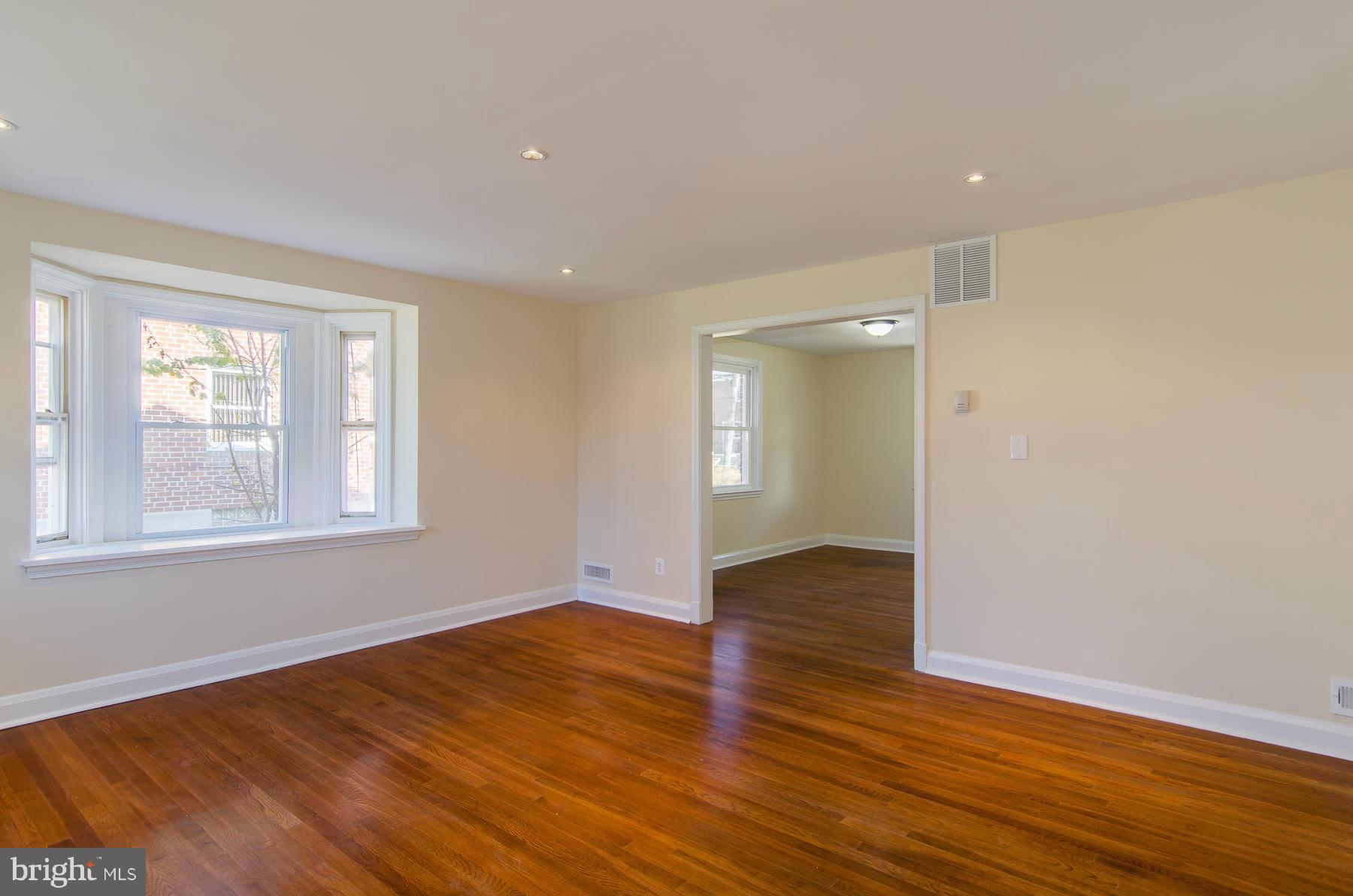 5409 Sagra Road Baltimore, MD 21239 - Photo 3 of 24 Living Room