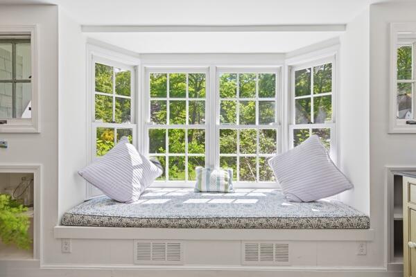 27 Two Ponds Road Falmouth, MA 02540 - Photo 15 of 45 kitchen window seat