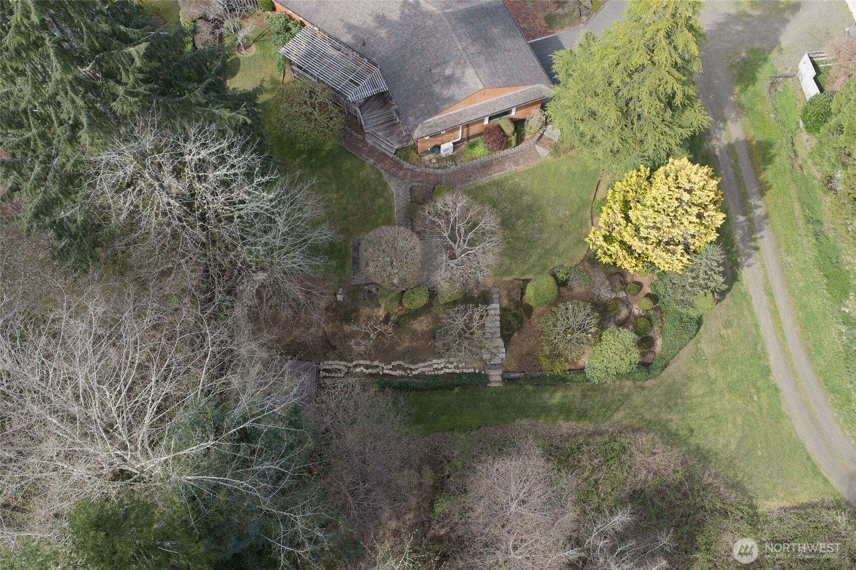 6109 Ridgeview Drive Aberdeen, WA 98520 - Photo 34 of 38 a aerial view of a house with a yard