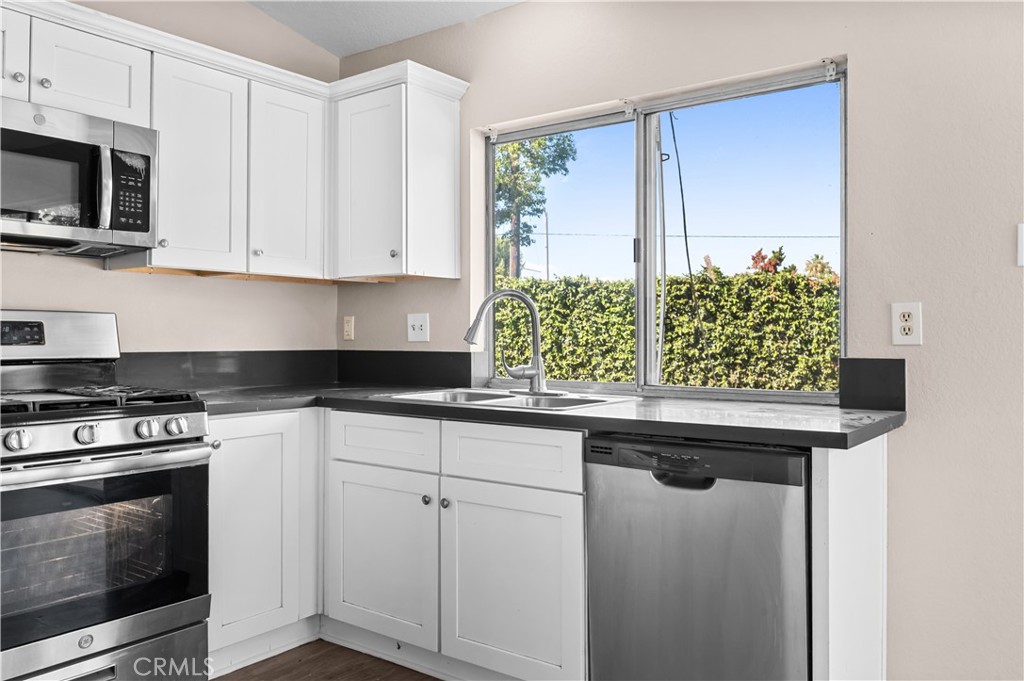 105 South Lamarr Street Rialto, CA 92376 - Photo 9 of 31 Gallery Image 9